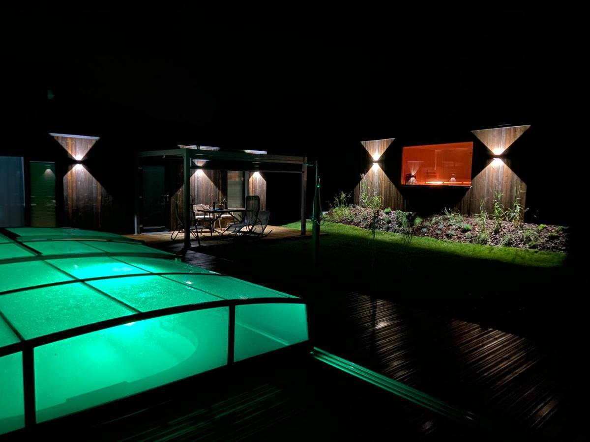 Nowe Domki Deluxe Z Widokiem Na Zatoke Z Basenem I Sauna Oslonino Esterno foto
