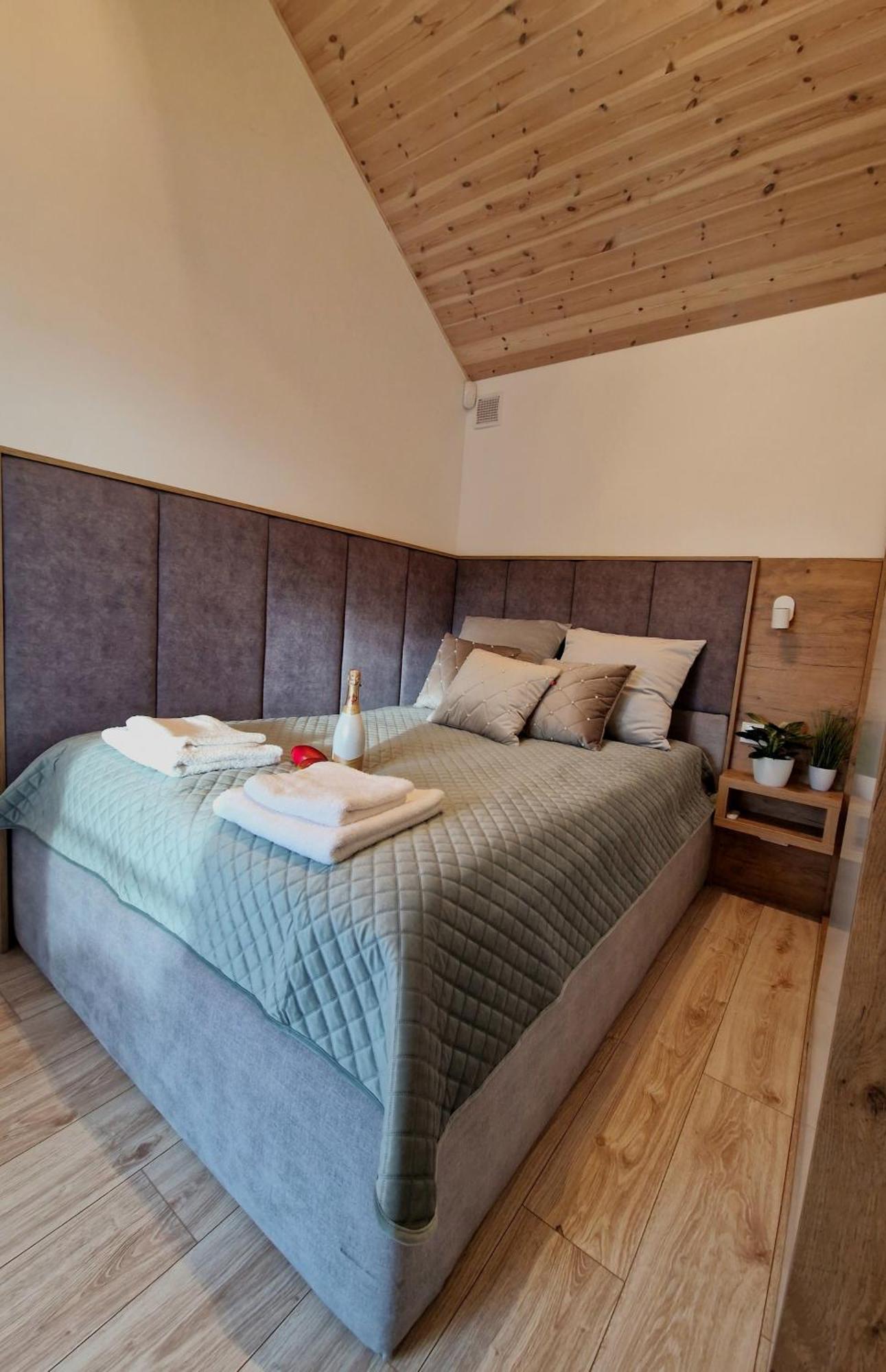Nowe Domki Deluxe Z Widokiem Na Zatoke Z Basenem I Sauna Oslonino Esterno foto