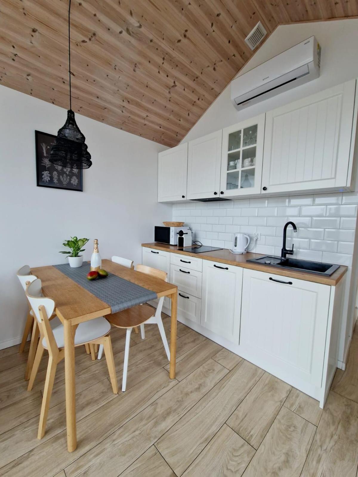 Nowe Domki Deluxe Z Widokiem Na Zatoke Z Basenem I Sauna Oslonino Esterno foto